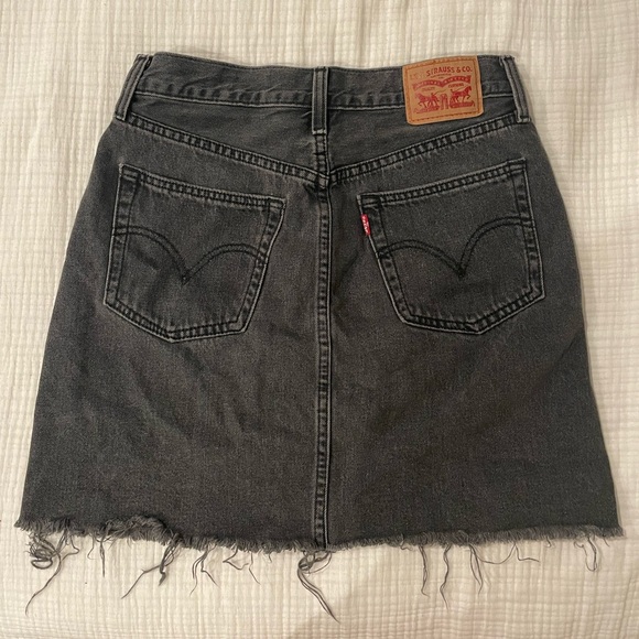 Levi’s Skirt - Picture 1 of 3